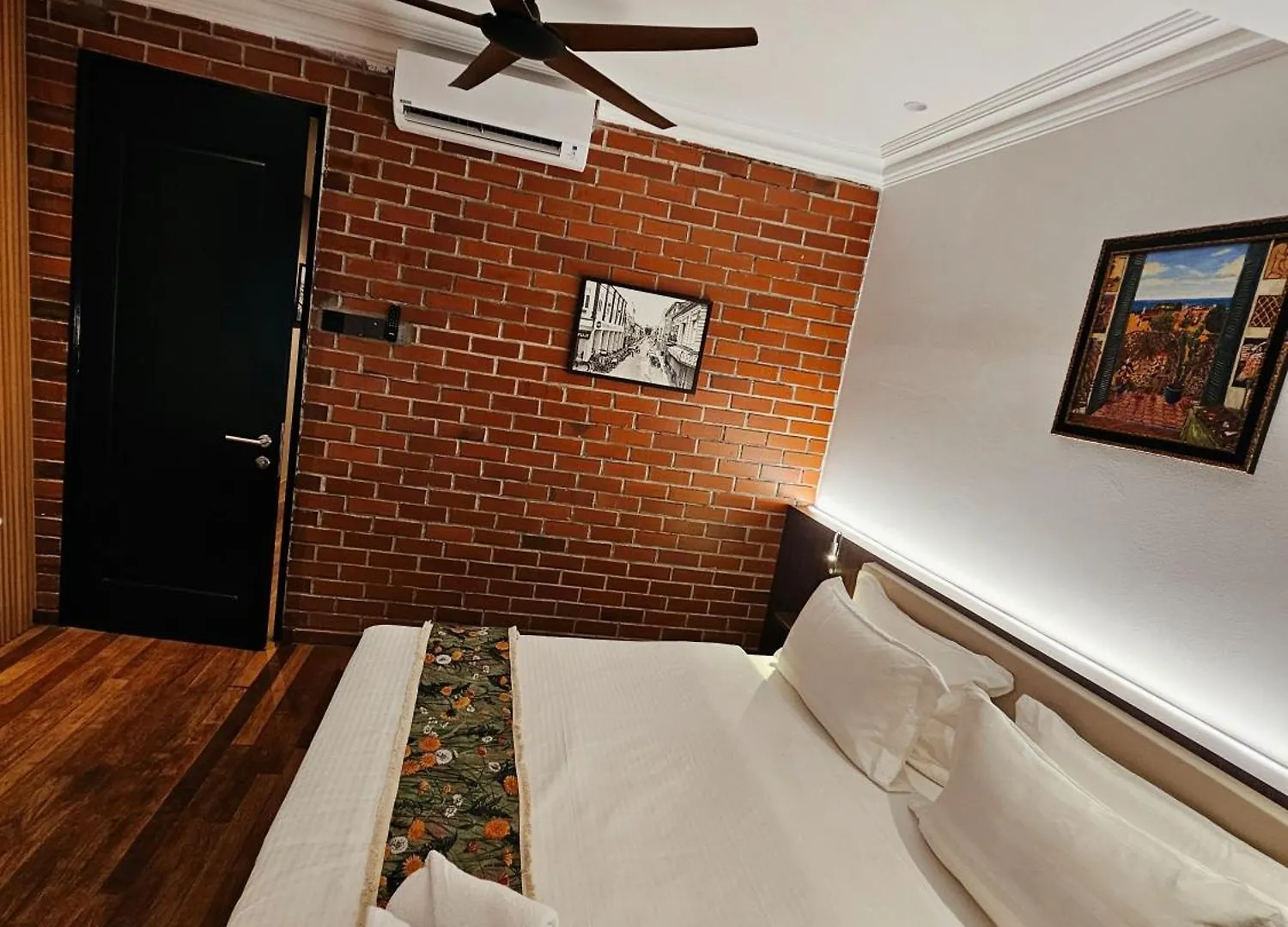 Rare Heritage House George Town 3*,